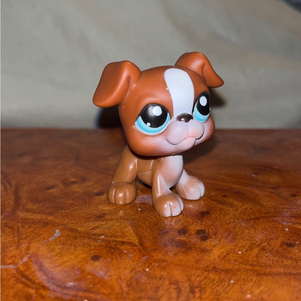 Littlest pet shop 83 Boxer